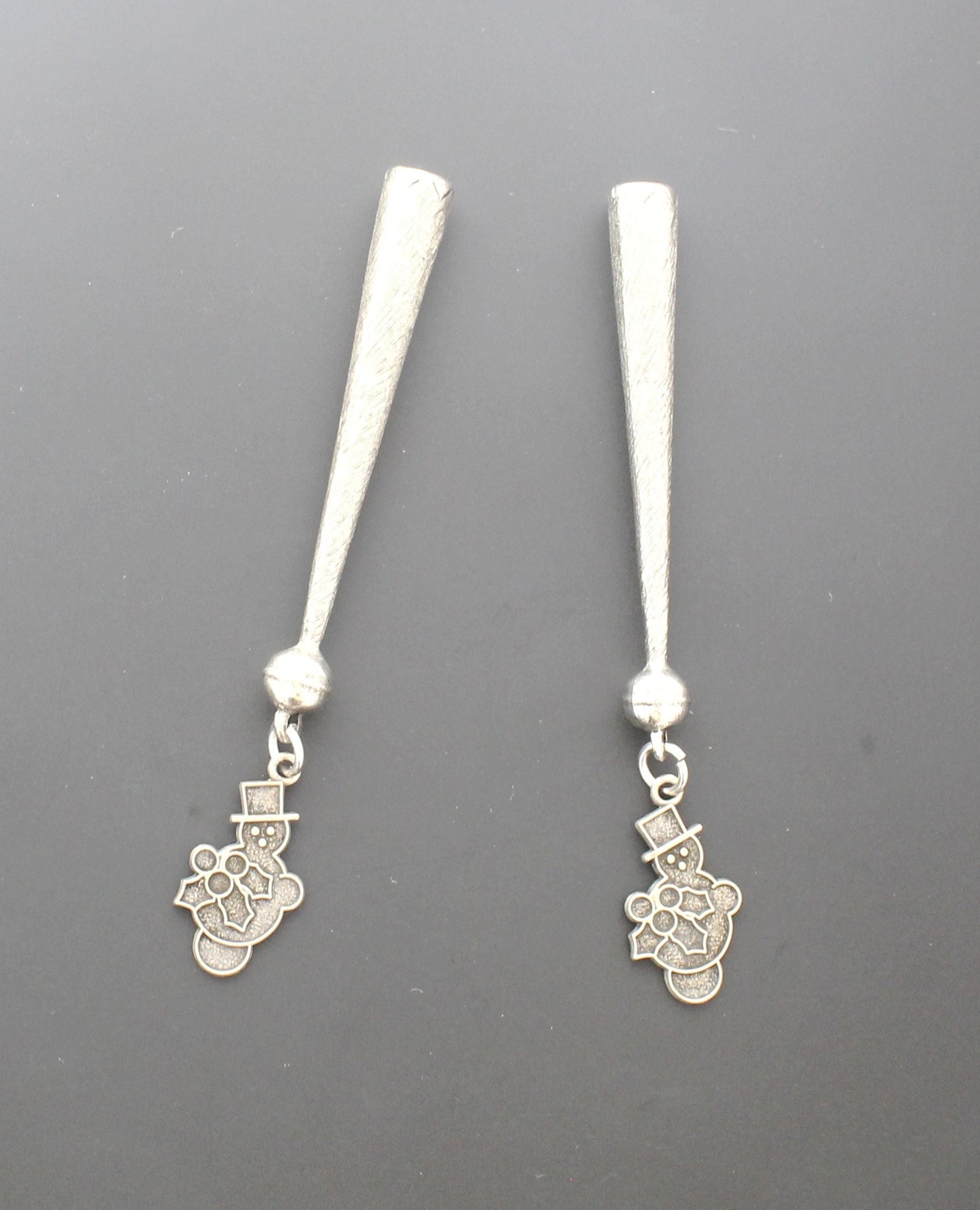 Frost & Folly – Snowman Bolo Tips with Holly Charms, 84.7mm, pair