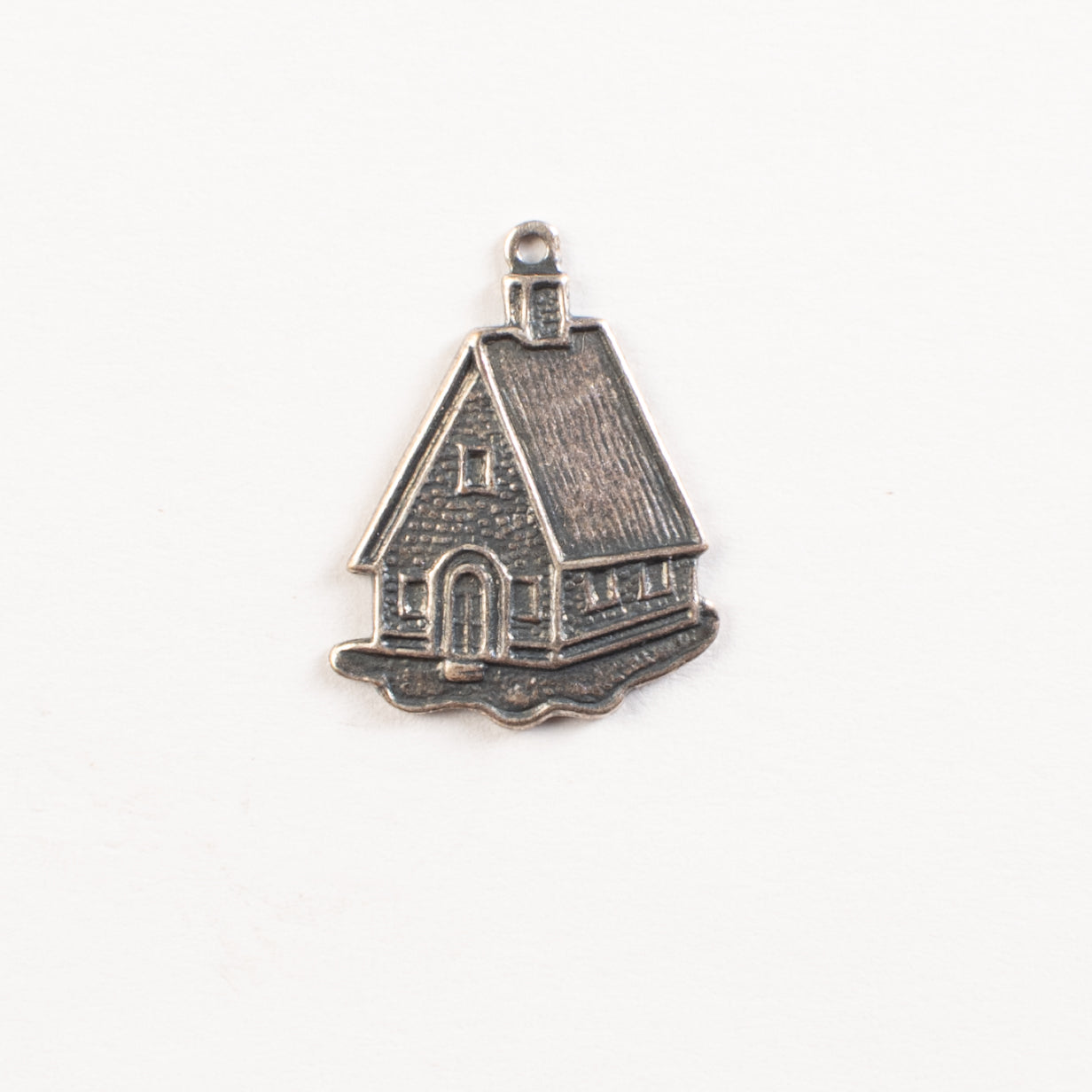 17x21mm Antique Gold, Classic Silver Cottage Charm, pk/6