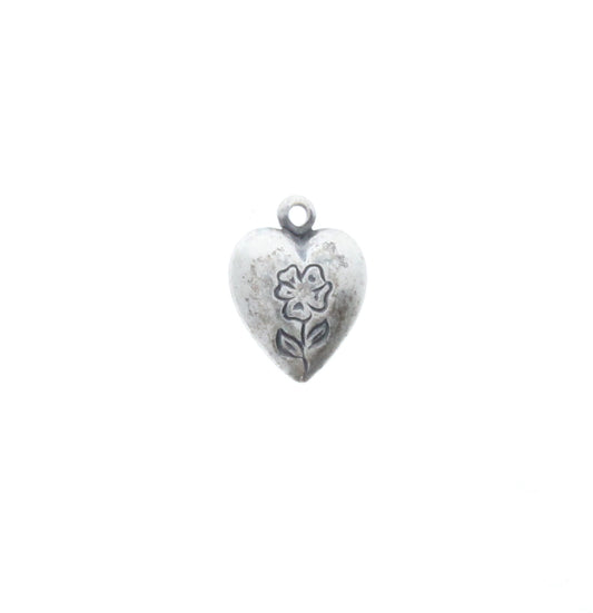 Classic Silver Finish Metal Flower Heart Charm, pk/6