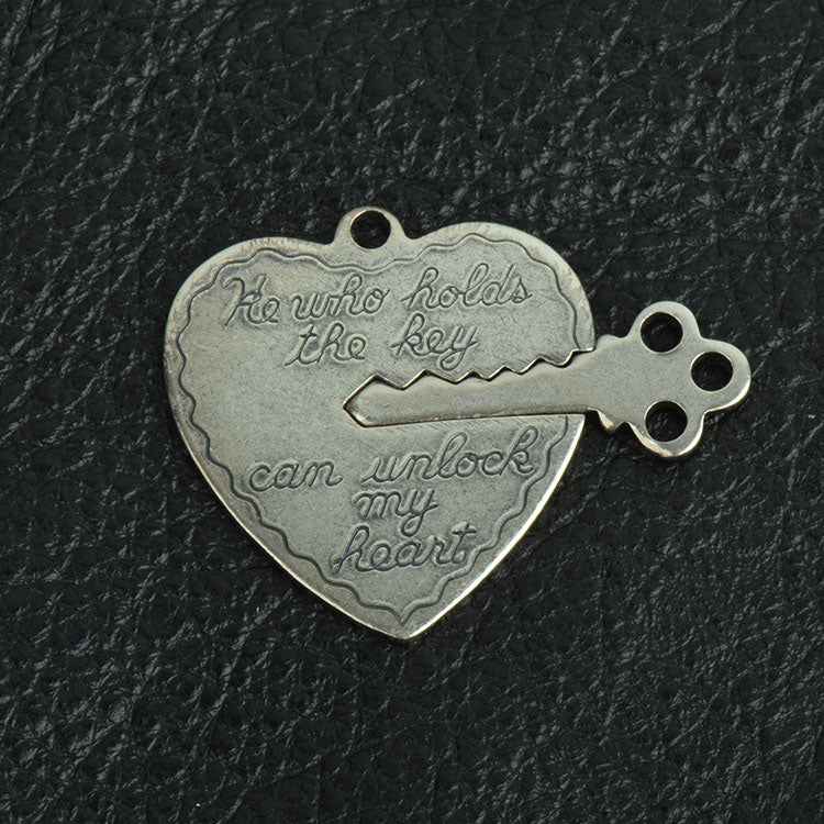 Vintage Heart-n-Key Charm/Pendant, Classic Silver -pk/6