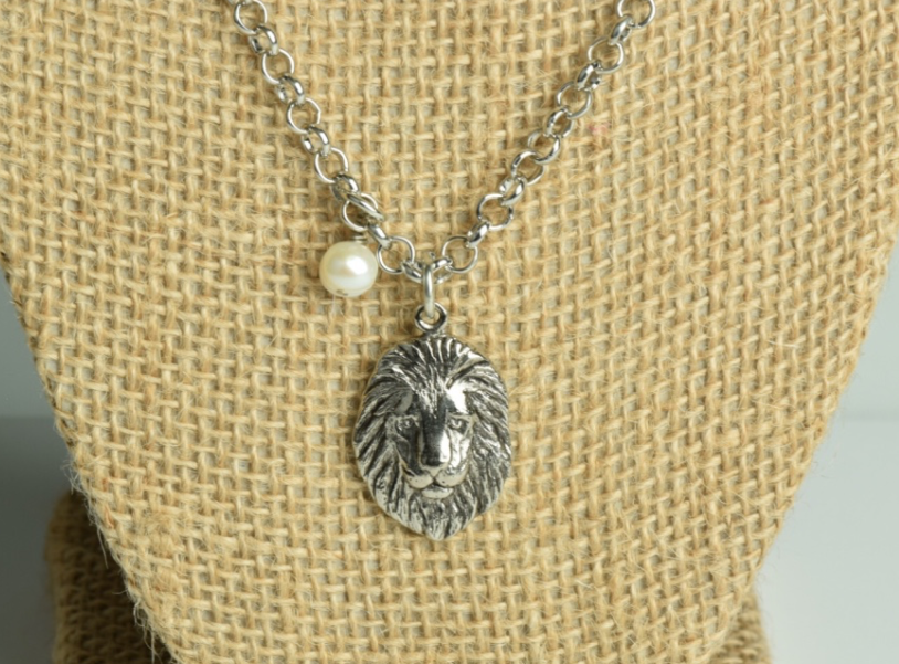 The Pearl & the Lion King Necklace