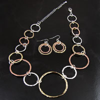 16" Tri-Color Hammered Loop Necklace w/earrings, ea