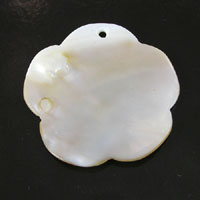 43mm(1.6in) Flower Carved Shell Pendant, each