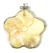 50mm Flower Wire Wrap Natural Shell Pendant