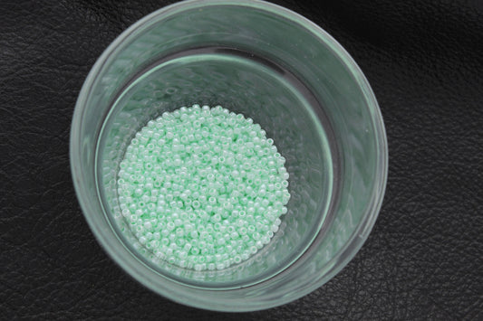 Matsuno Japanese 11/0 Glass Seed Beads, Ceylon Pastel green, 19 Grams, Approximately 2574 beads