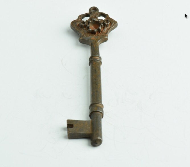 Rustic Brown Skelton Keys, 42mm Filigree, rusty finish, pack of 2