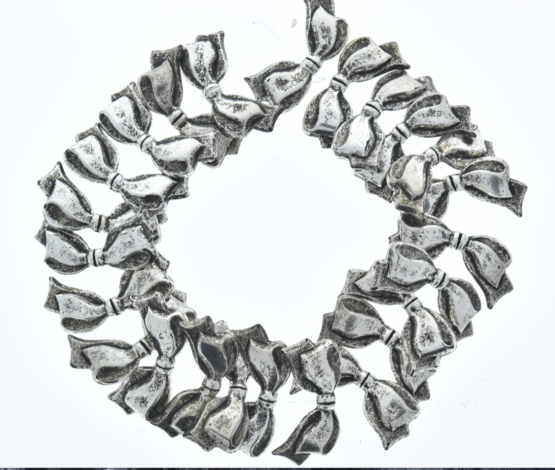29mm Antiqued Silver Bow Beads, str