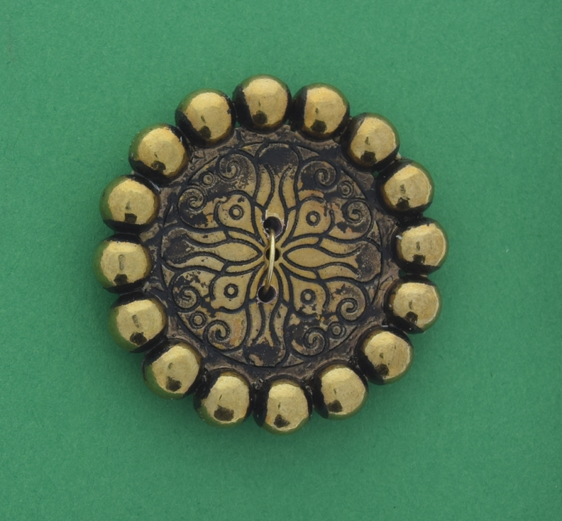 35mm Antique Gold Finish Beaded Edge Round with 24mm Bezel Setting, pack of 6