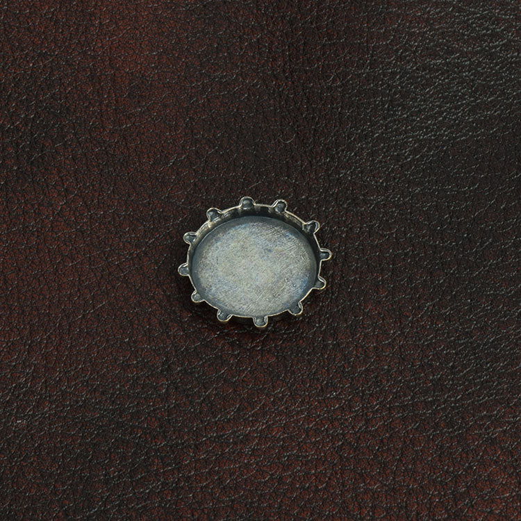 Bezel 20mm, brass and plated zilver , sold 6 each