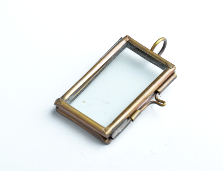 1x1.62in Rectangle, Vintage Brass - Our Glass Frame Pendants-pkg/6