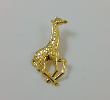 Giraffe lapel pin, gold plated, ea