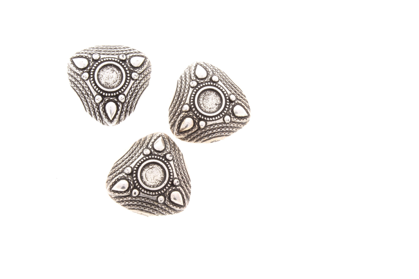 28mm Renaissance Triangle Cabochon with 8mm bezel, Antique Silver, pack of 3
