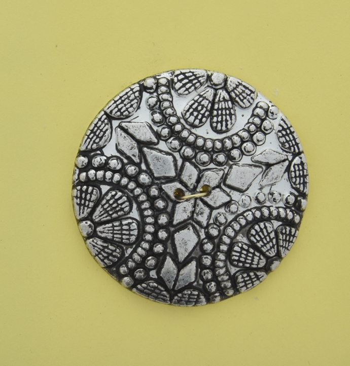 button 38mm(1.5in) Ornate Round, Flat Back, Antique Classic Silver, ea