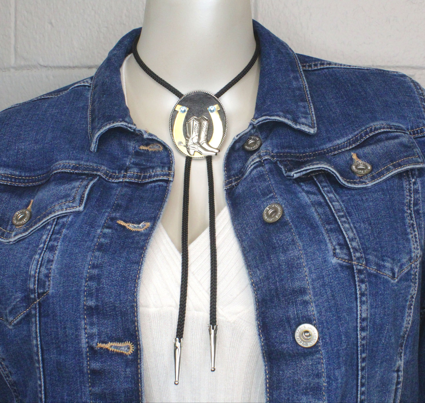 Cowboy Honor Bolo Tie – Boots & Horseshoe Emblem, Made in USA, 51.3mm x 63.8mm