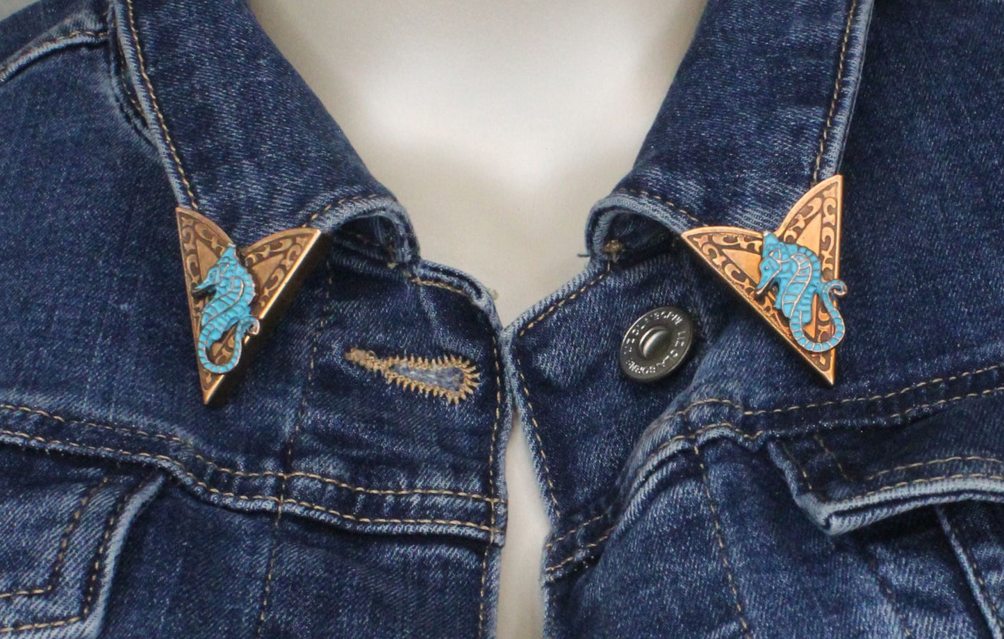 35mm x 32mm Seahorse Rodeo Collar Tips, made in USA, 1 Pair