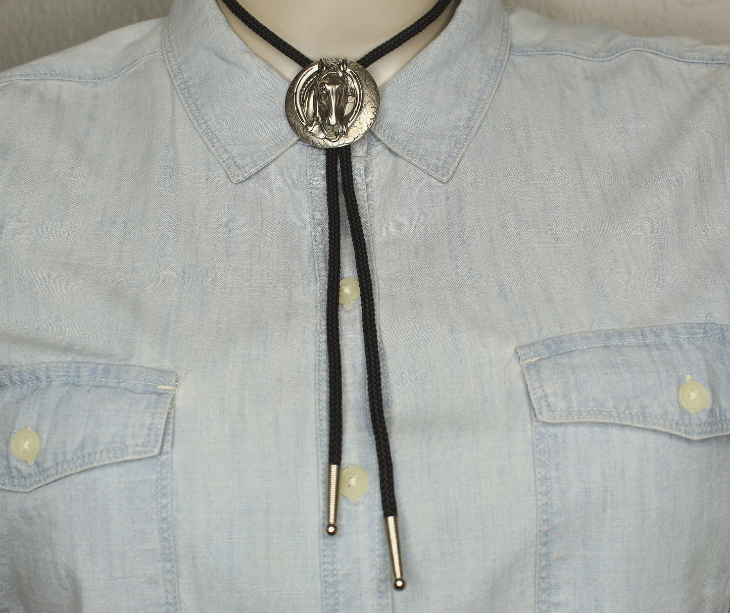 Sculpted Stallion Bolo Tie – 3D Horse Head & Silver Horseshoe, Made in USA, 42.1mm