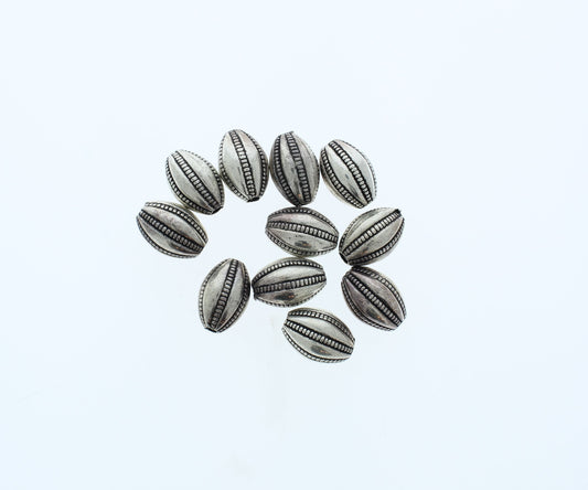 19mm x 13mm Antique Silver Oval Ribbed Beads, pack of 15