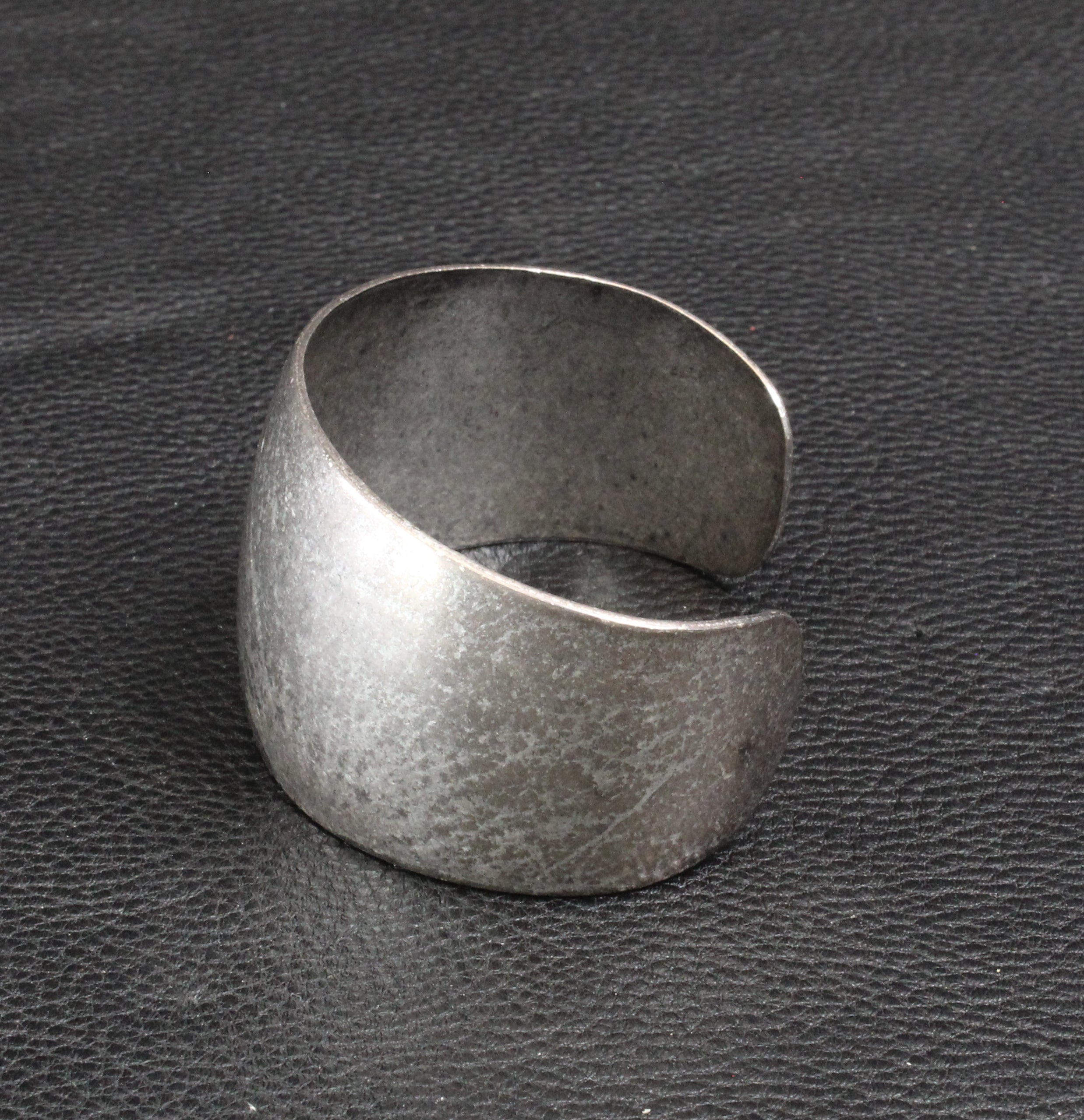 Cufflets Metal metal cuffs - HHH Enterprises – HHH Enterprises