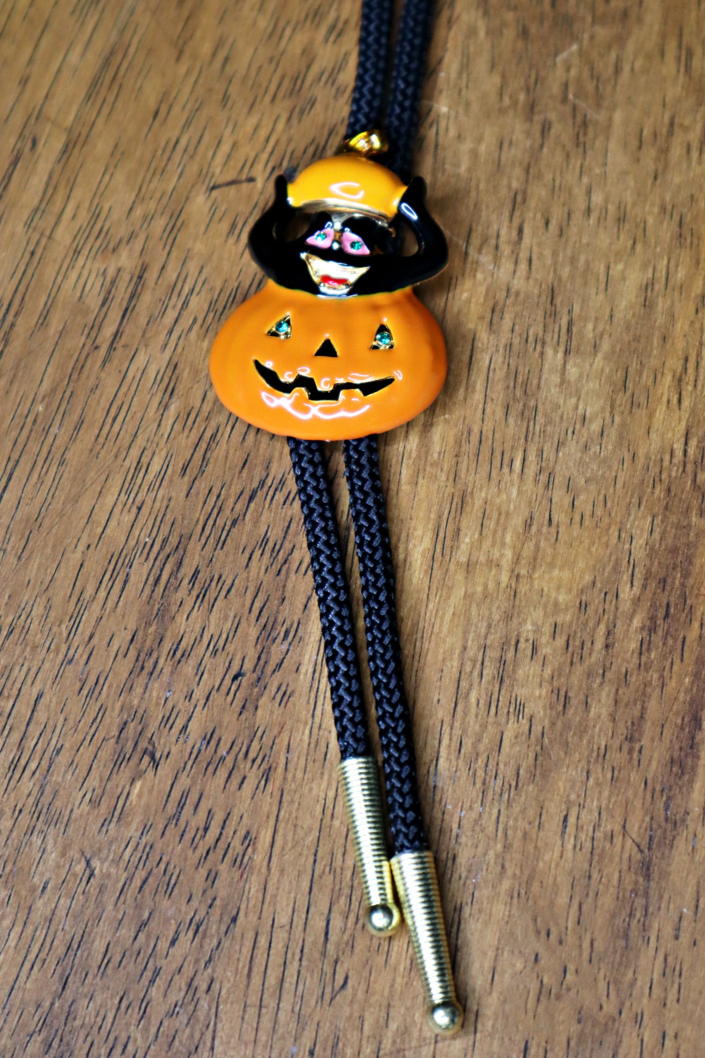 Black Cat & Jack-o’-Lantern Bolo Tie, USA Made in Texas, 53.2mm x 37.5mm, each