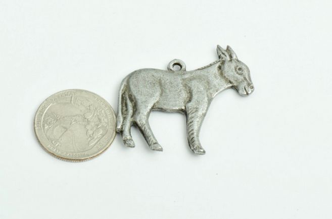 Donkey Charm, 39mm long with ring, zinc casting, sold 2 each 05724AS