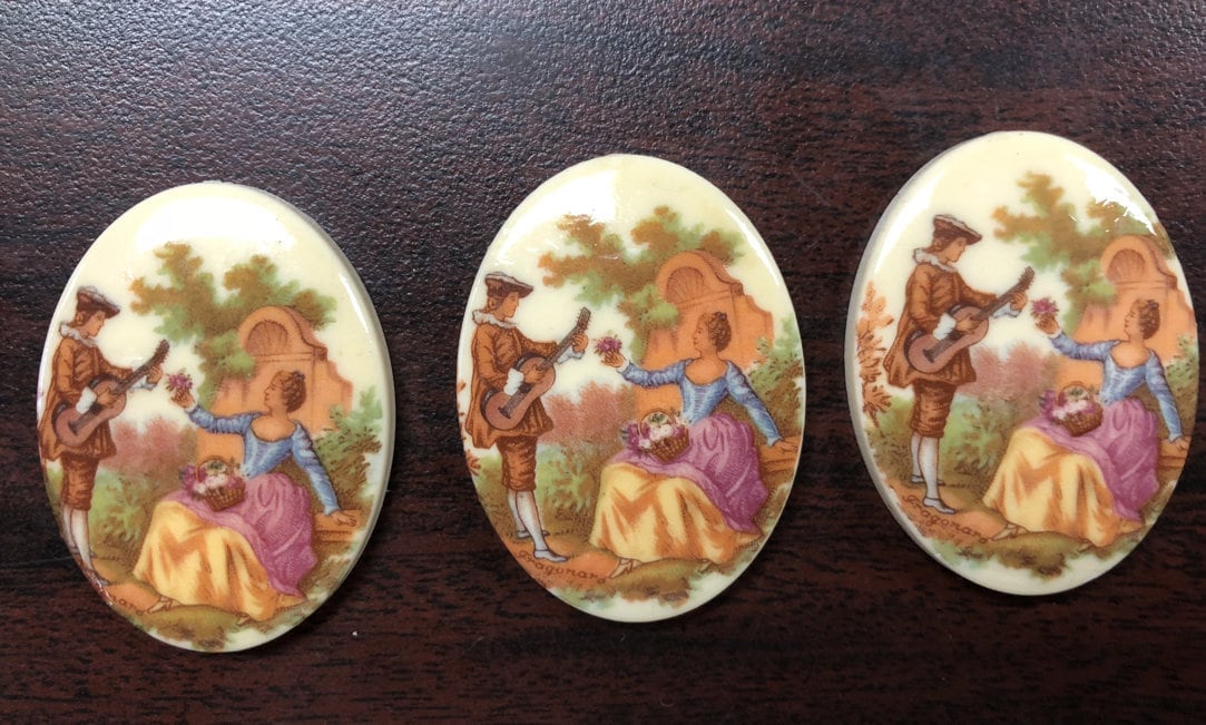 40mm Fragonard French Cameo Cabochons, Victorian Couple with Lute, pack of 3 (OE164)