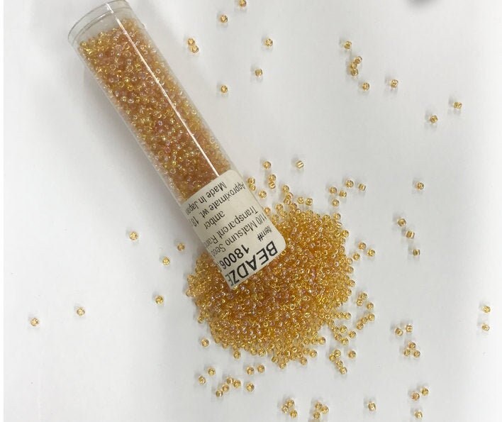 Matsuno 11/0 Japanese Glass Seed Beads, 2mm, Rainbow Transparent, 18006.06, Amber Gold Yellow, Light AB, 18 Grams (Approx. 2611 beads)