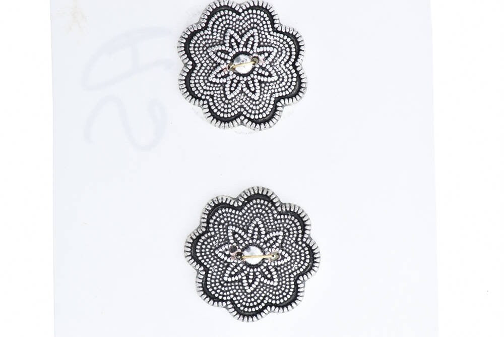 Vintage Flower Button with Granulation, 2-hole, Antique silver, Pack of 4