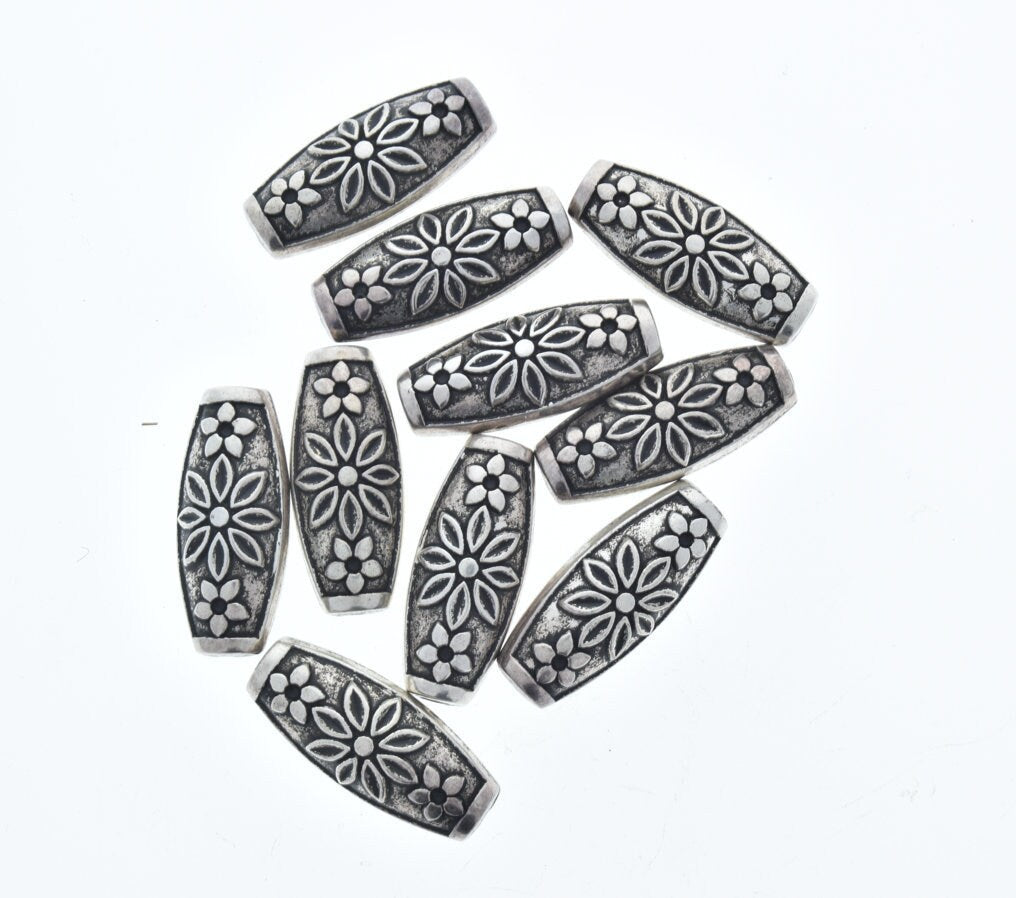 Florentine engraved bead   29x12x10mm  Flower Barrel bead, Antiqued Classic Silver, about 10 beads per 12in strand 08390.95