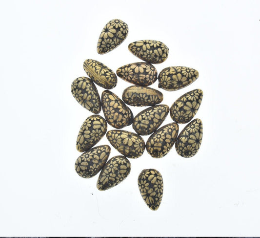 18mm Daisy Flower beads, tear drop shape, Antique gold or antique silver, 18 beads
