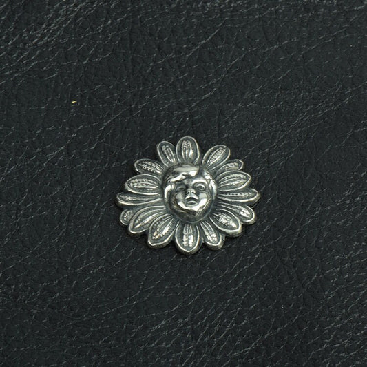 Daisy Flower with Child face, vintage charm, 27mm, Made in USA, Classic Silver, pack of 2