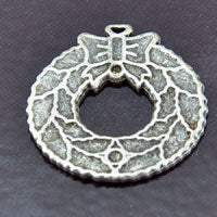 22mm Christmas Wreath Charm, Vintage Silver, 6 pack