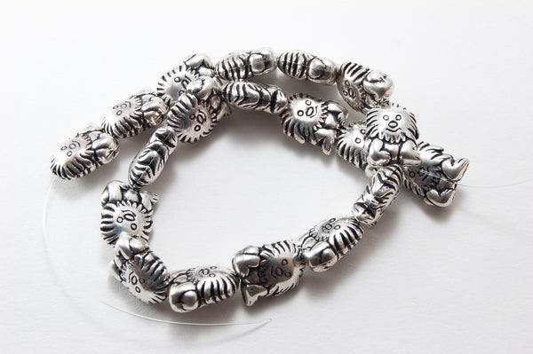 15mm Lion Bead Ant Silver, STR